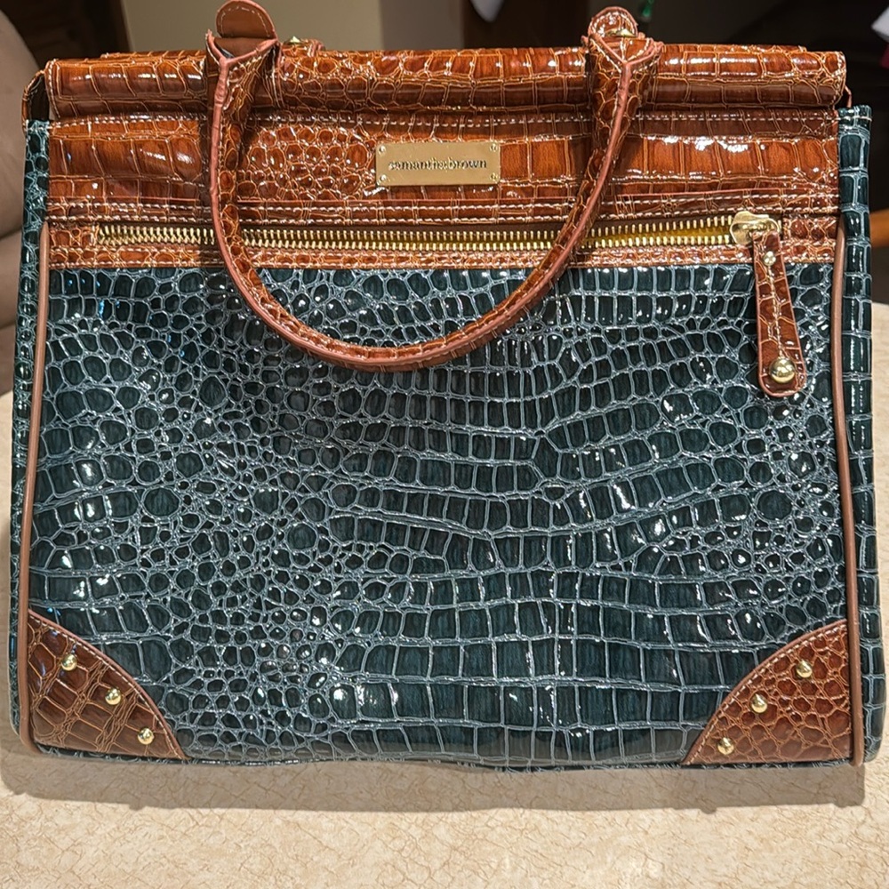 Samantha Brown travel carry on bag
